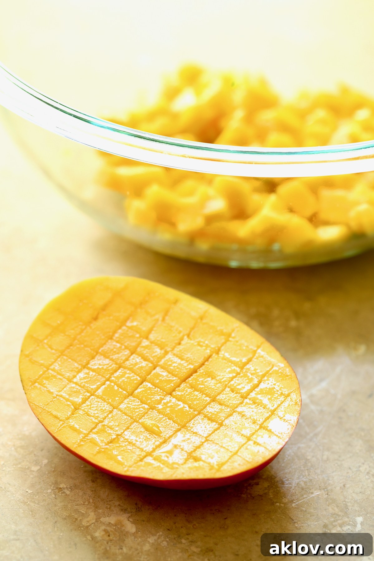 How to easily dice a mango.