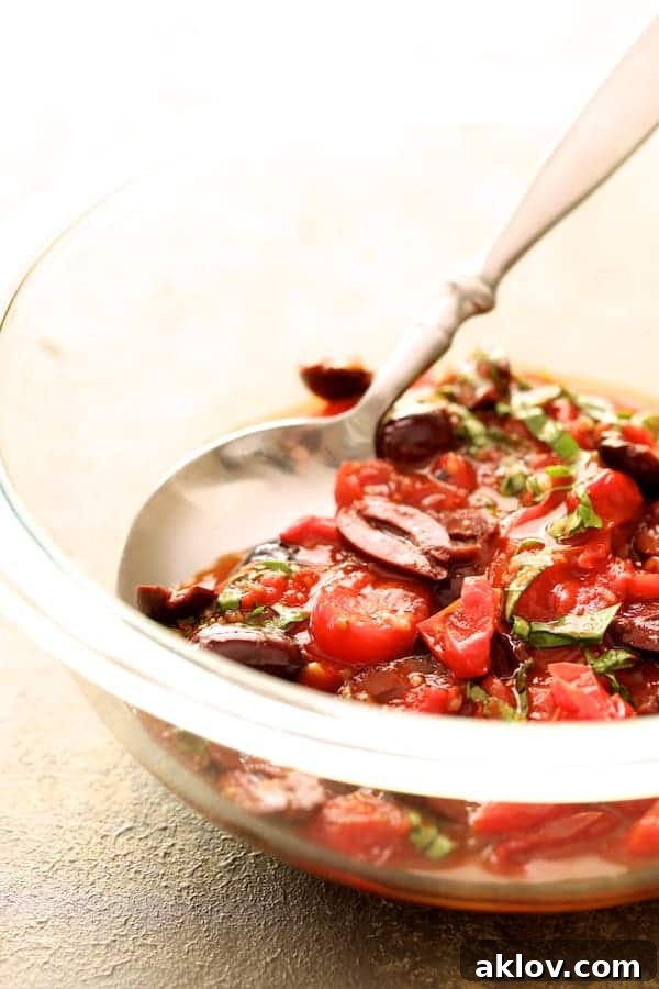 Photo of the roasted tomato sauce in glass bowl.